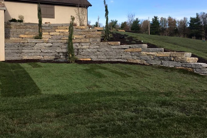 Retaining wall that creates space and prevents erosion